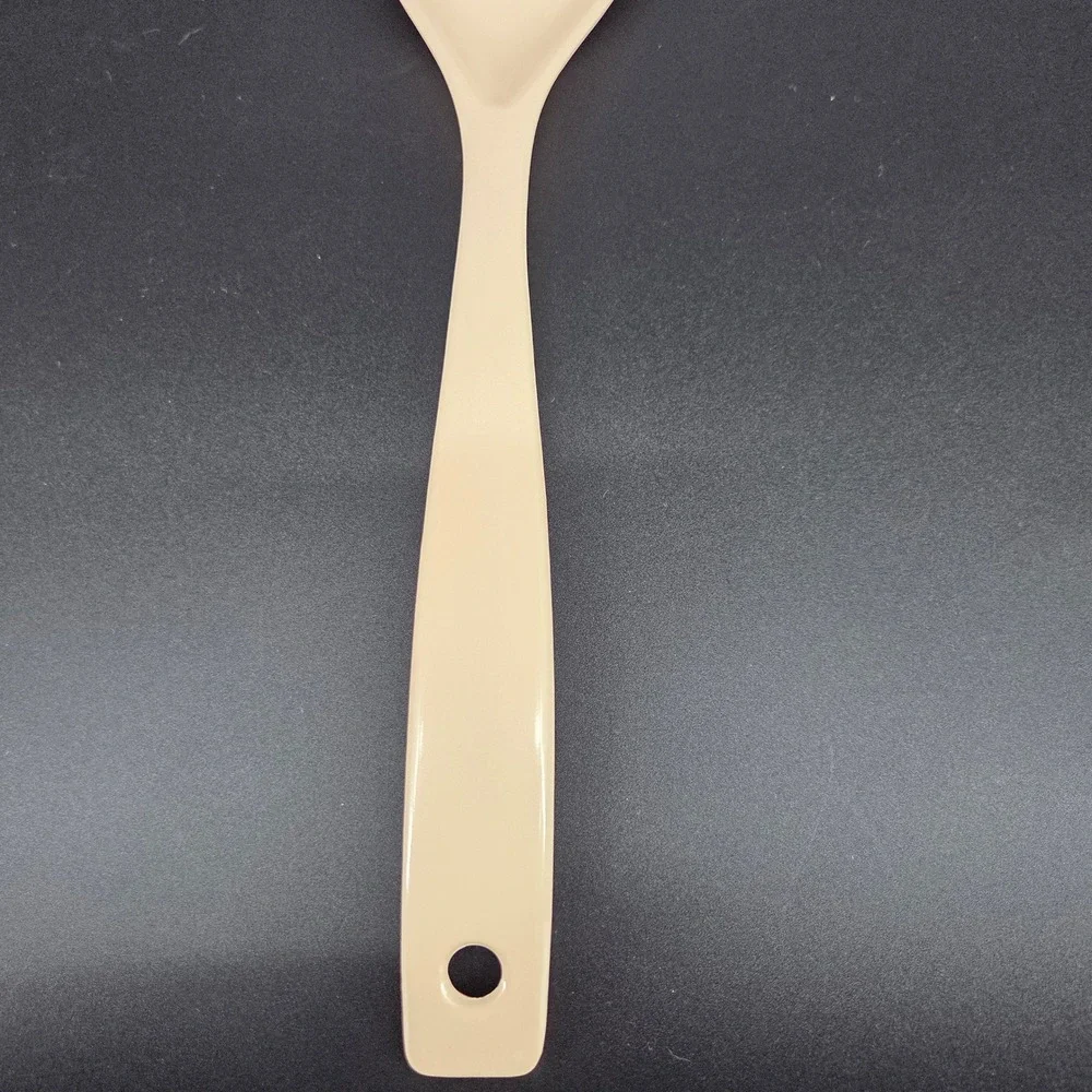 Unbranded vintage melamine